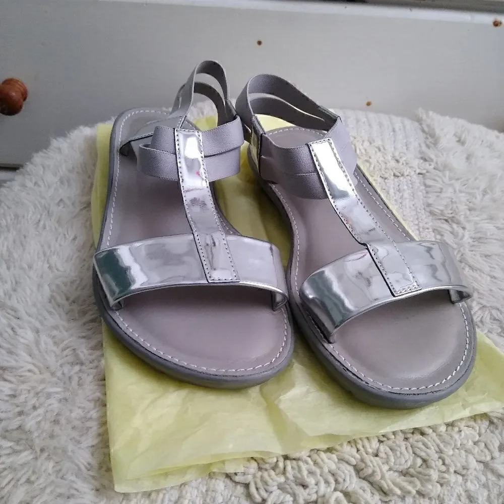 Munroe 7W silver patent leather sandals